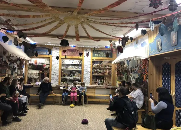 Школьники в Школе ремесел