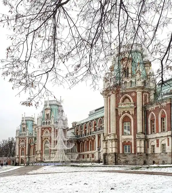 Дворец зимой в музее-заповеднике Царицыно