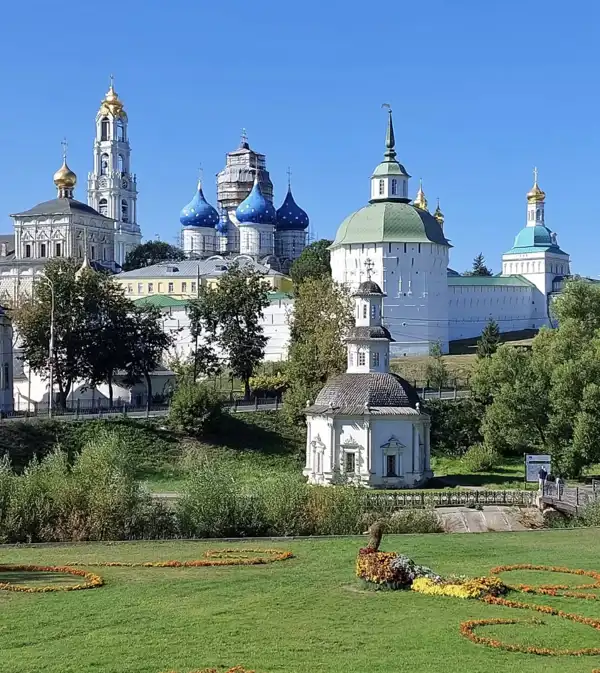 Обзорная экскурсия по Лавре для группы школьников
