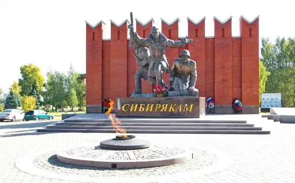 Памятник в Ленино-Снегиревском военно-историческом музее