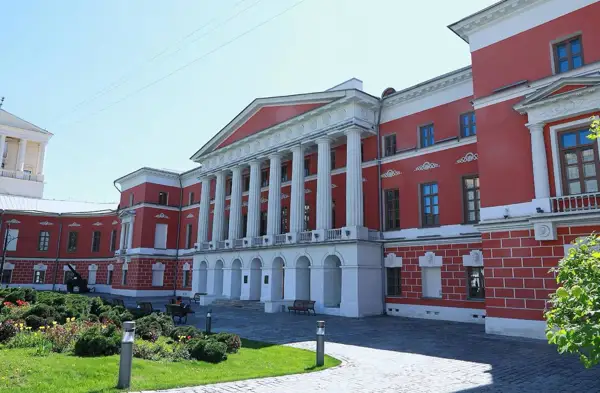 Здание Музея современной истории России 