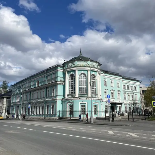 Обзорная экскурсия для школьников по Галерее Ильи Глазунова