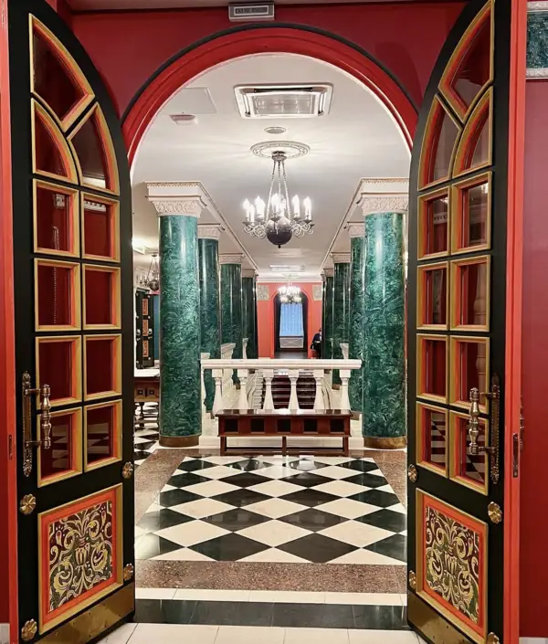 Выставочные залы в Галерее Ильи Глазунова