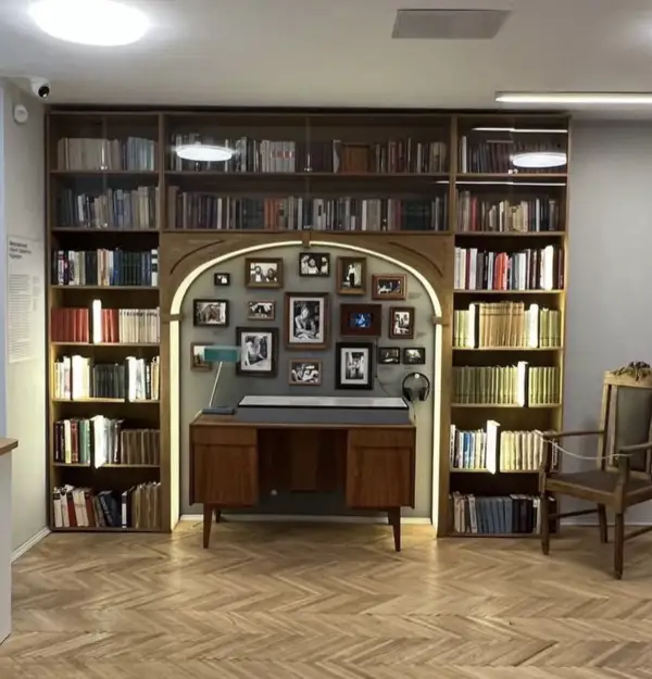 Интерьер в Центре Булгакова на Арбате