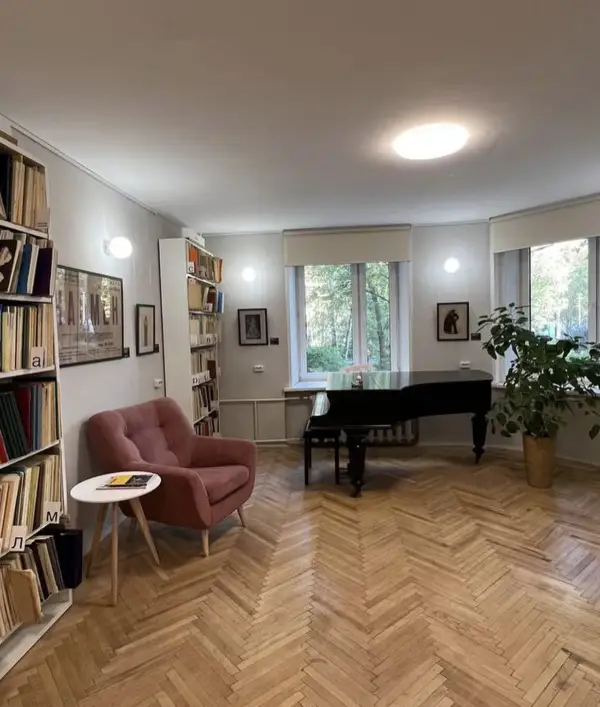 Экспозиция во время экскурсии в Центре Булгакова на Арбате