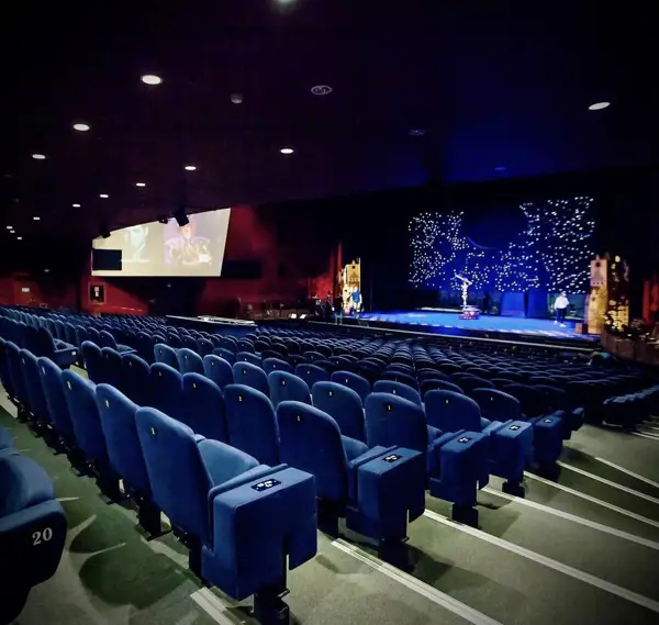 Театральная сцена Театриума подготовка к представлению