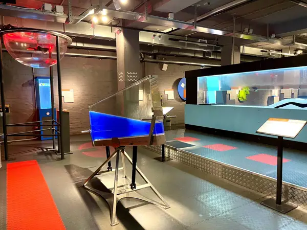 Новый год для школьников в Экспериментаниуме